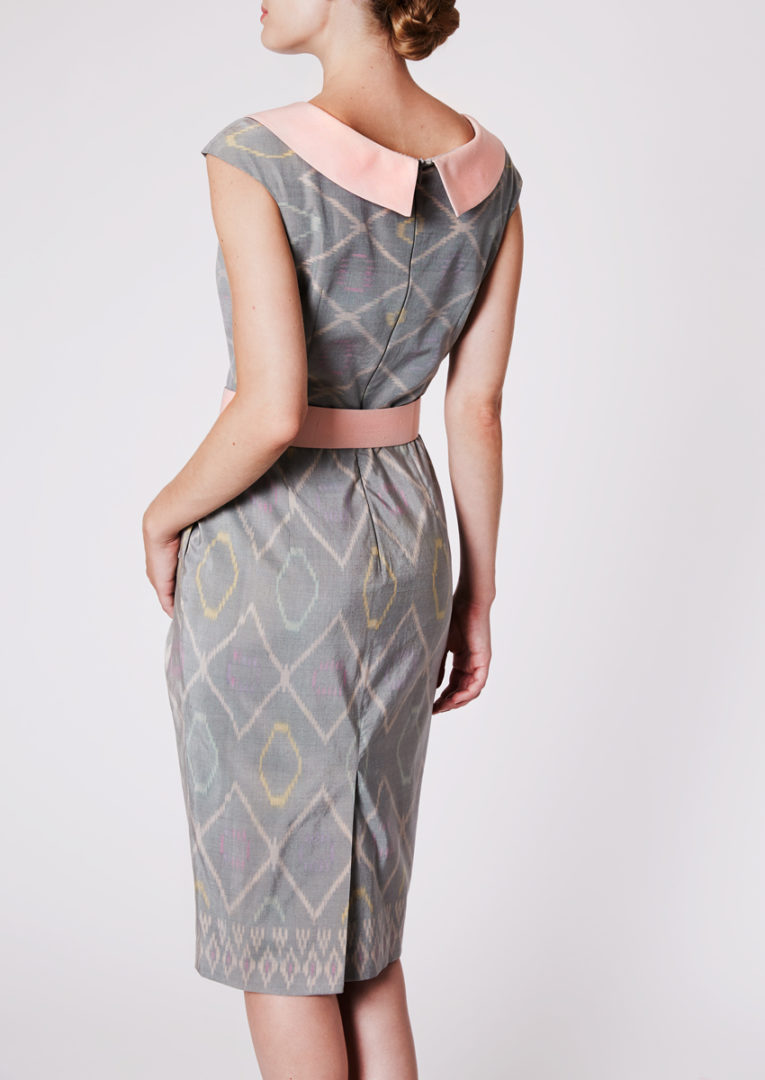 City dress with round collar in Ikat-silk, pale cadet grey - Back view