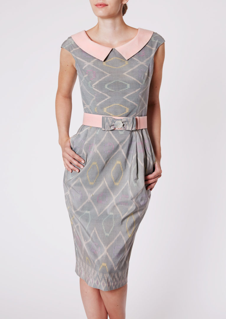 City dress with round collar in Ikat-silk, pale cadet grey - Front view