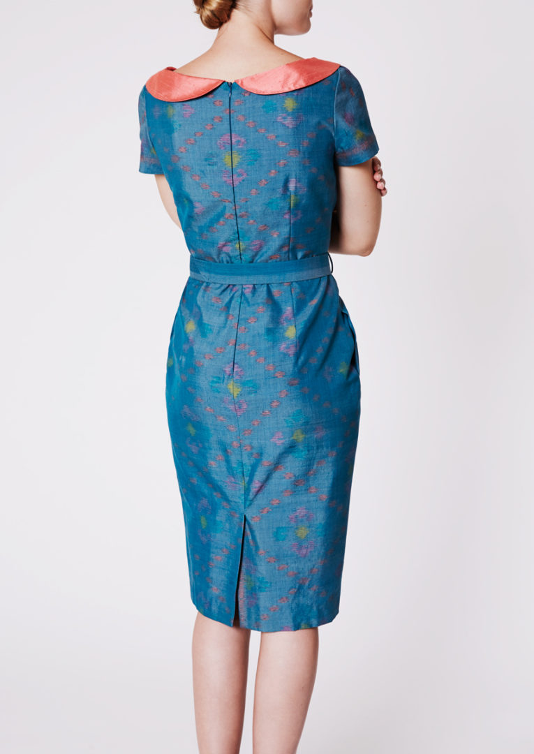 City dress with round collar in Ikat-silk, petrol blue - Back view