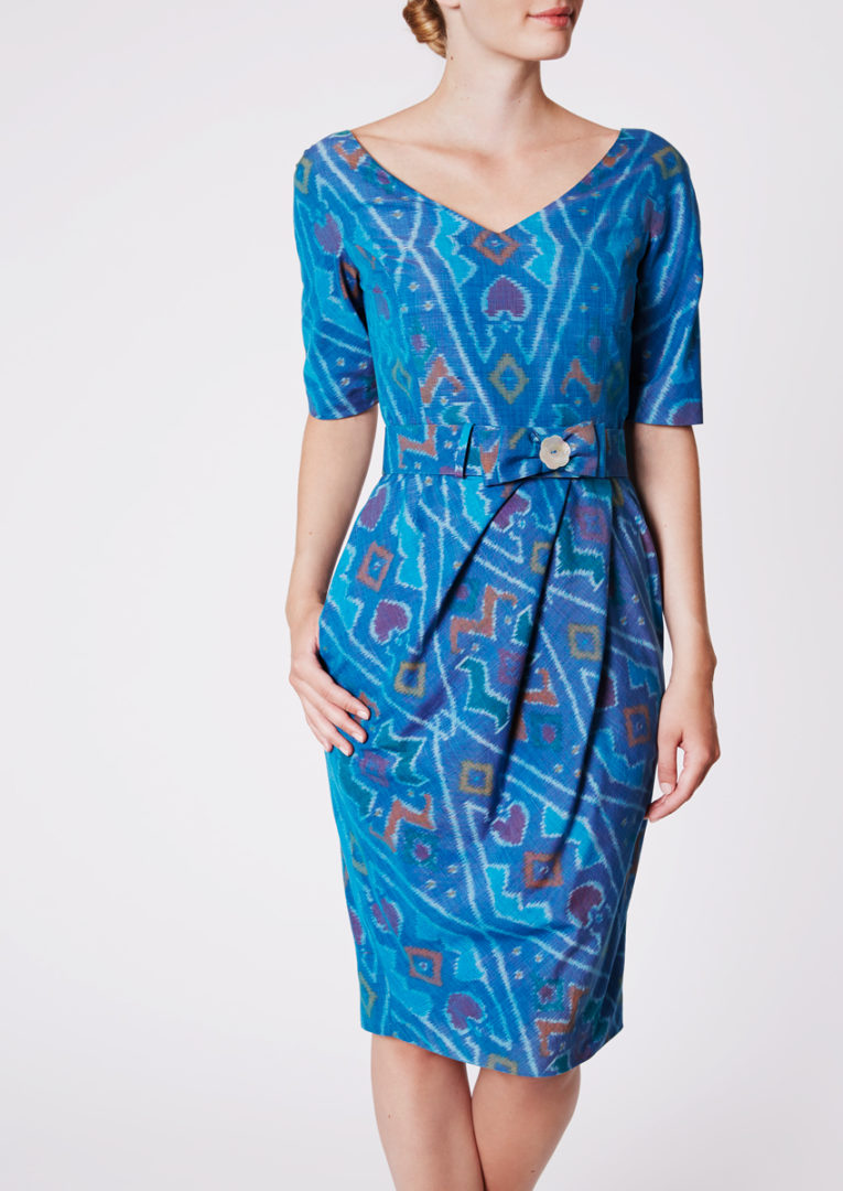 City dress with V-neckline in Ikat-silk, ocean blue - Front view