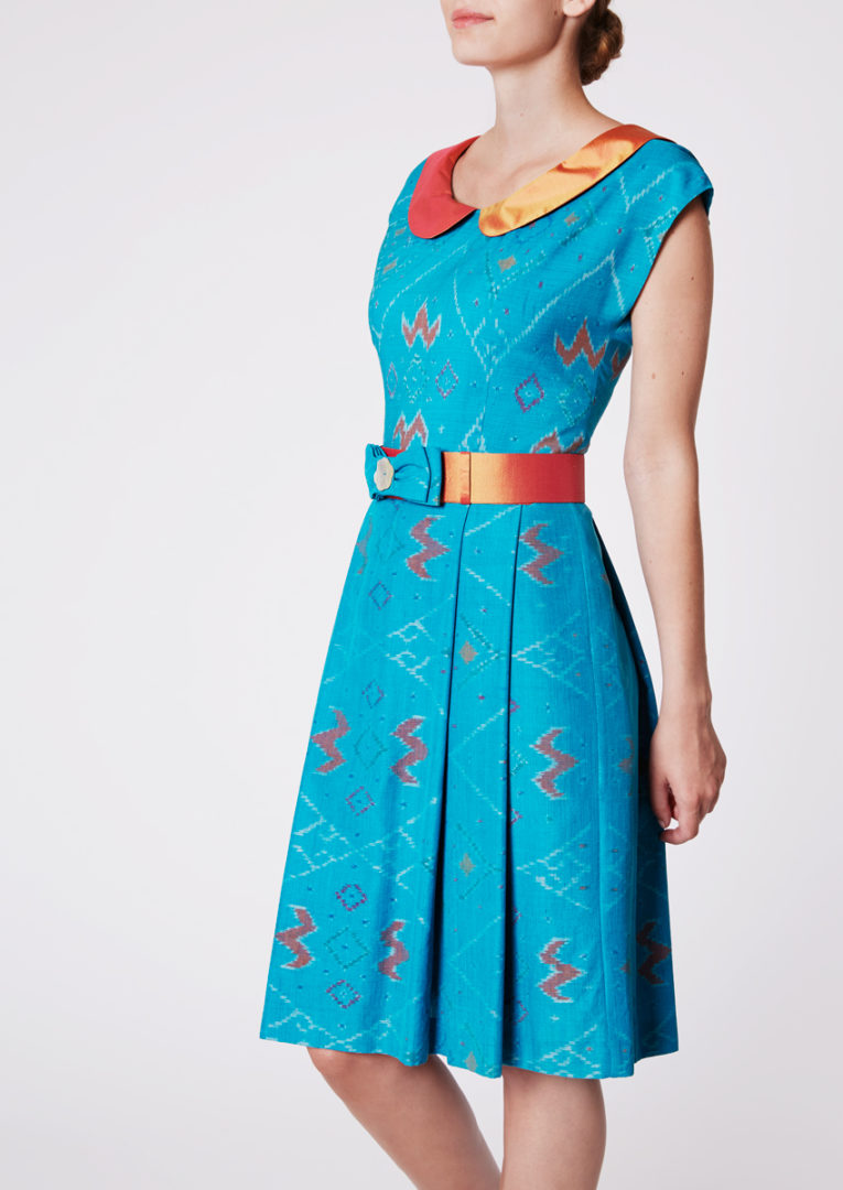 City dress with round collar in Ikat-silk, manganese blue - Side view