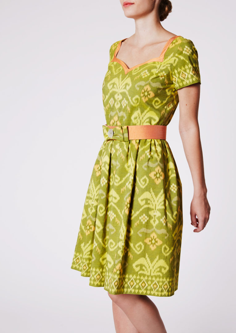 City dress with sweetheart neckline in Ikat-cotton, Bali green - Side view