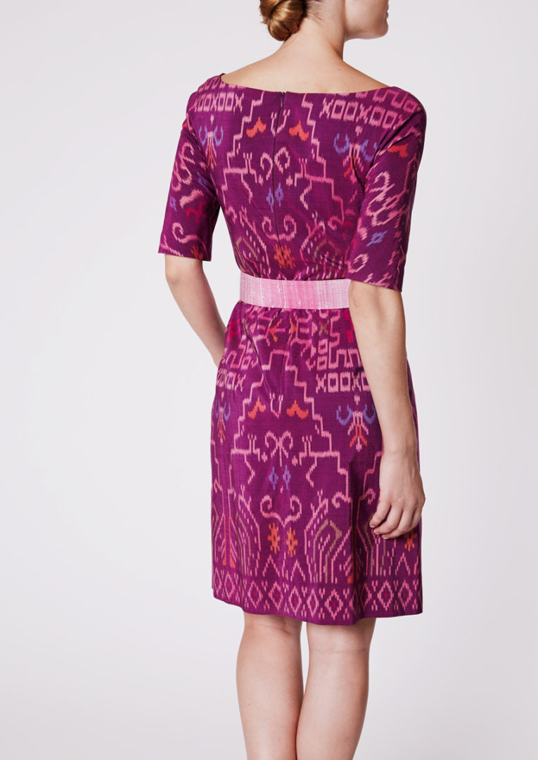 City dress with V-neckline in Ikat-silk, dark orchid purple - Back view