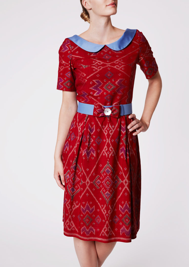 City dress with round collar in Ikat-silk, burgundy red - Front view
