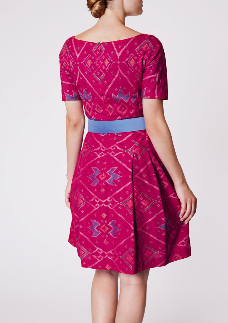 City dress with round neckline in Ikat-silk, red violet - Back view