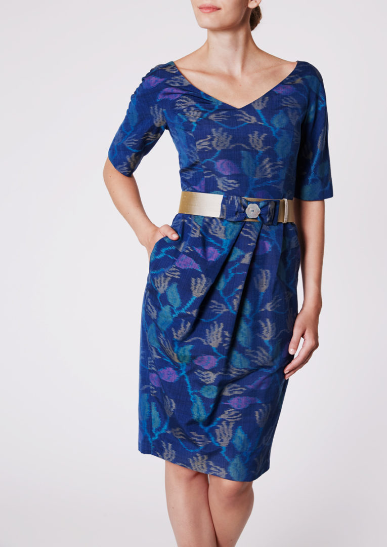 City dress with generous V-neckline in Ikat-silk, dark blueberry blue - Front view