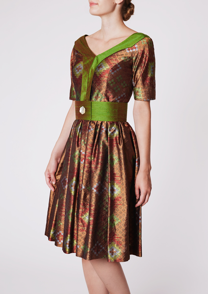 Cocktail dress with rich semi-circle skirt in Ikat-silk, pearl copper - Side view