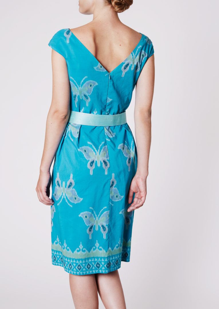 City dress with U-boot neckline in Ikat-cotton, sky blue - Back view
