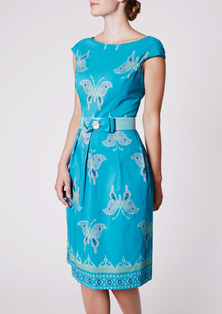 City dress with U-boot neckline in Ikat-cotton, sky blue - Side view