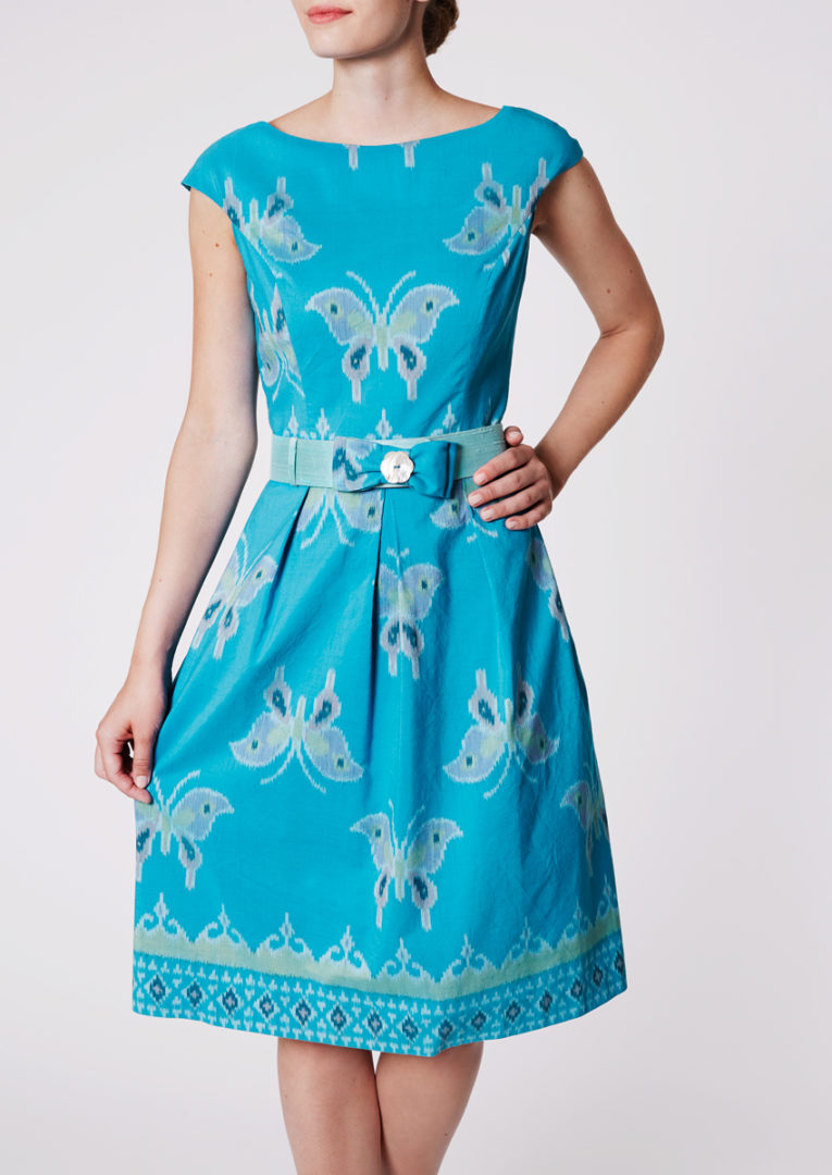 City dress with U-boot neckline in Ikat-cotton, sky blue - Front view